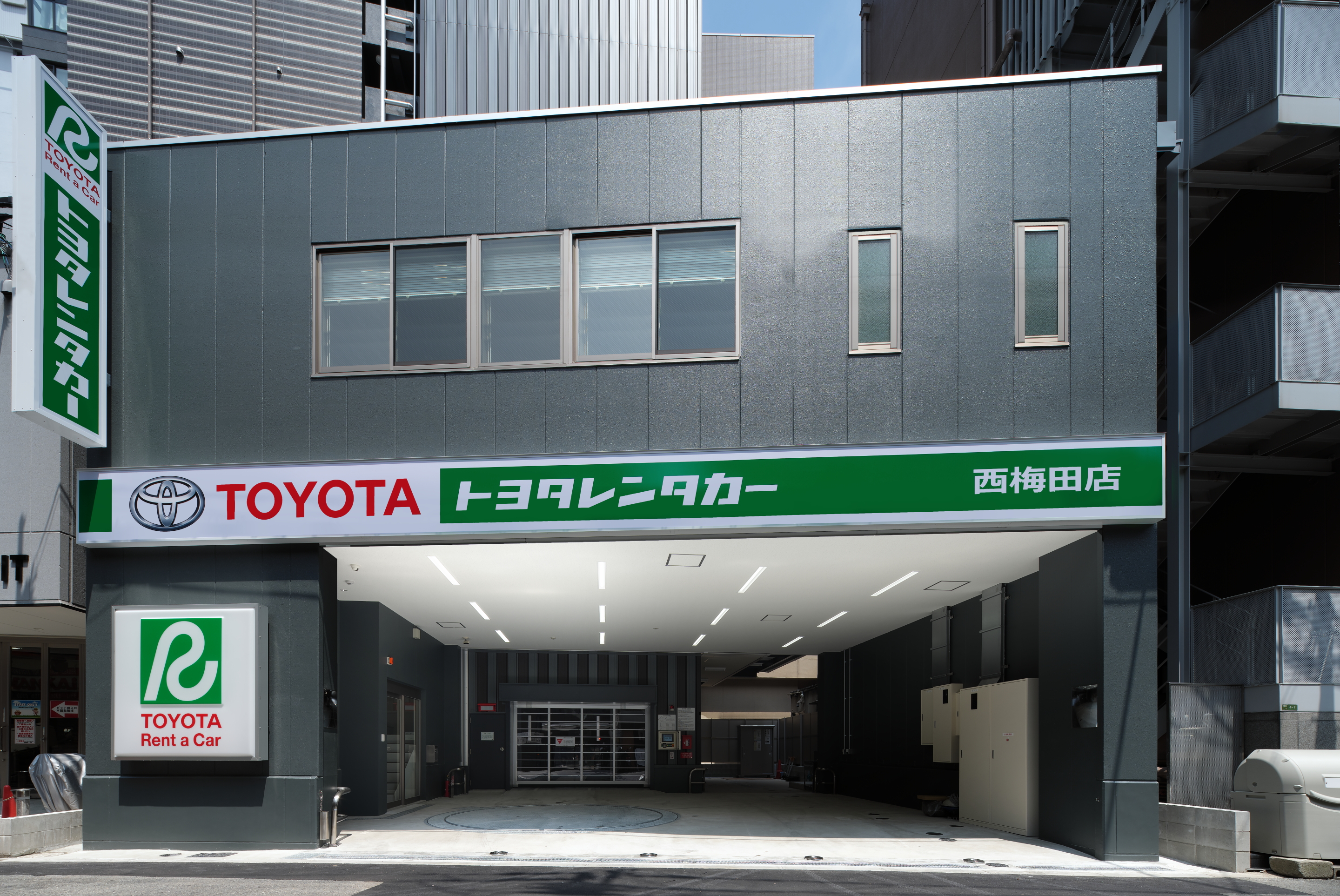 トヨタレンタリース大阪 西梅田店 事例紹介 土地活用 店舗設計 建築のucm トヨタレンタリース大阪 西梅田店 事例紹介 土地活用 店舗設計 建築のucm